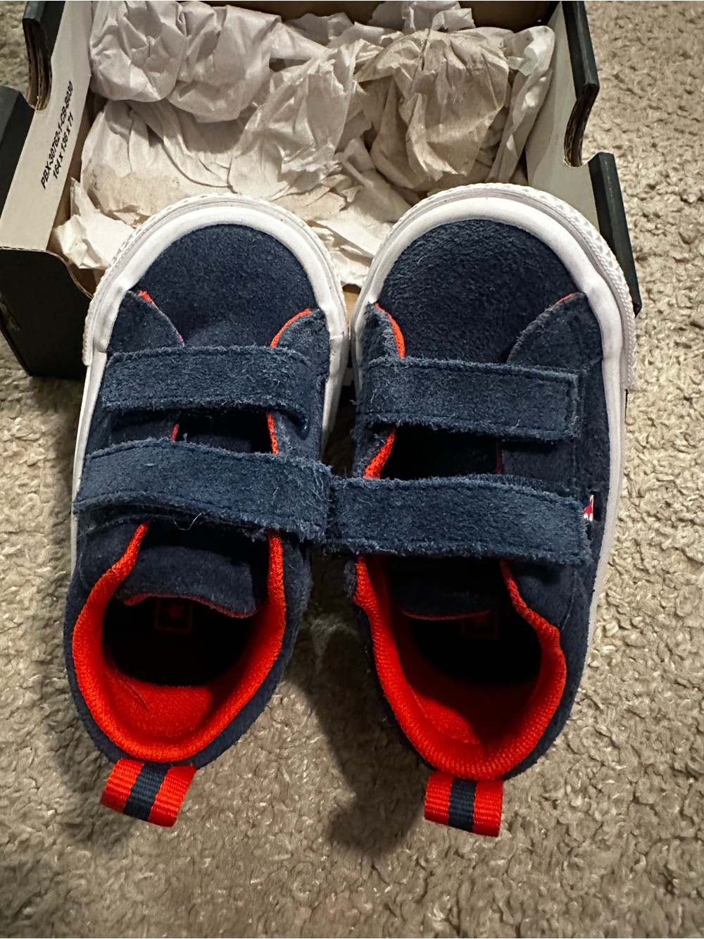 Converse infant size 4